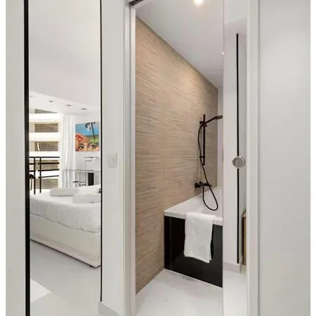 Luxueux 100m2 Croisette 5 étoiles - Vue mer Terrasse&Jacuzzi - Accès direct plage Miramar Apartamento Cannes